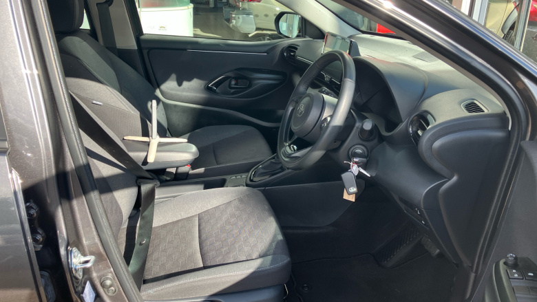 Toyota Yaris 1.5 Hybrid Design 5dr CVT Hybrid Hatchback